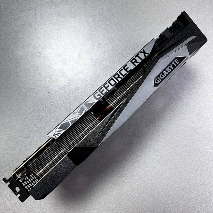 Дискретна відеокарта Gigabyte GeForce RTX 3080 Gaming OC, 12 GB GDDR6X, 384-bit / 2x HDMI, 2x DisplayPort / (GV-N3080GAMING OC-12GD) б/в - зображення 4