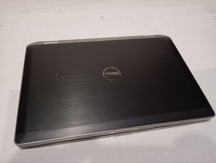 Ноутбук Б-клас Dell Latitude E6530 / 15,6" (1366x768) TN / Intel Core i5-3340M (2 (4) ядра по 2,7 - 3,4 ГГц) / 8 ГБ DDR3 / 120 ГБ SSD / Intel HD Graphics 4000 / Веб-камера / DVD-RW / АКБ не тримає заряд б/в - зображення 6