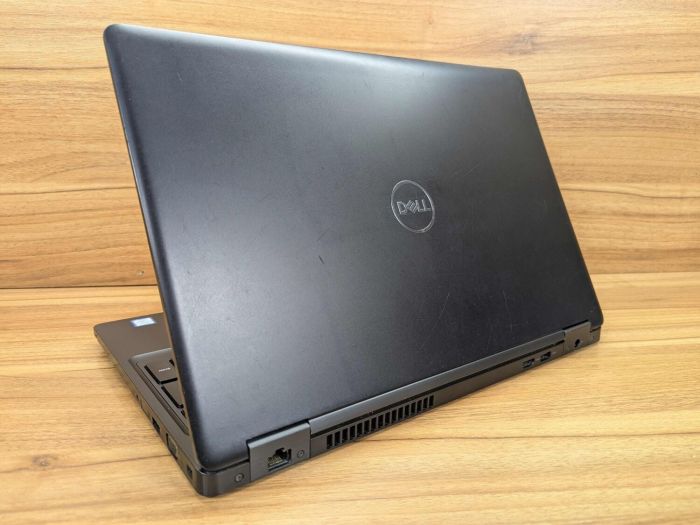 Ноутбук Dell Latitude 5590 / 15.6" (1920x1080) IPS / Intel Core i7-8650U (4 (8) ядра по 1.9 - 4.2 GHz) / 16 GB DDR4 / 512 GB SSD / nVidia GeForce MX130, 2 GB GDDR5, 64-bit / WebCam / HDMI / Windows 10 б/в - зображення 6