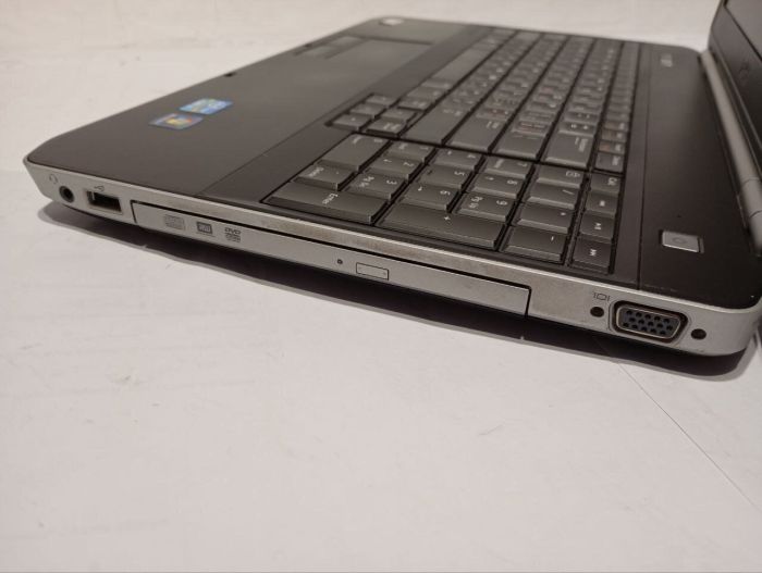 Ноутбук Б-клас Dell Latitude E5520 / 15.6" (1366x768) TN / Intel Core i3-2350M (2 (4) ядра по 2.3 GHz) / 8 GB DDR3 / 500 GB HDD / Intel HD Graphics 3000 / WebCam / DVD-RW б/в - зображення 5