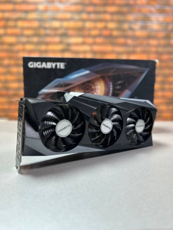 Дискретна відеокарта Gigabyte GeForce RTX 3080 Gaming OC, 12 GB GDDR6X, 384-bit / 2x HDMI, 2x DisplayPort / (GV-N3080GAMING OC-12GD) б/в - зображення 2