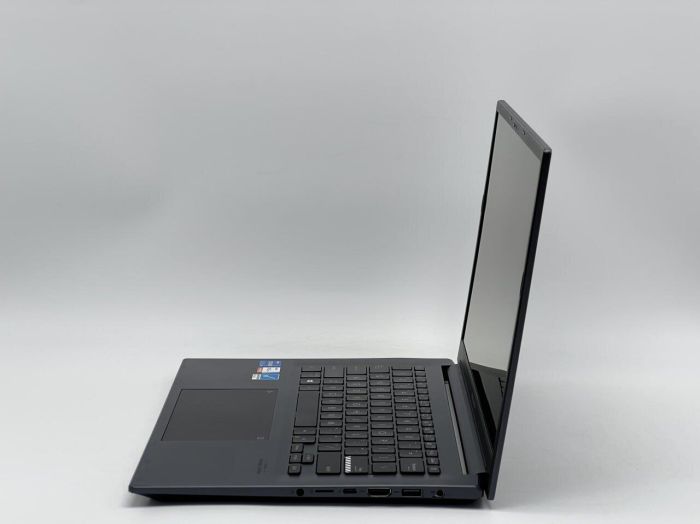 Ультрабук Б-клас Asus Vivobook Pro 14 K3400P / 14" (1920x1080) OLED / Intel Core i5-11300H (4 (8) ядра по 3.1 - 4.4 GHz) / 8 GB DDR4 / 480 GB SSD / Intel Iris Xe Graphics / WebCam б/в - зображення 4