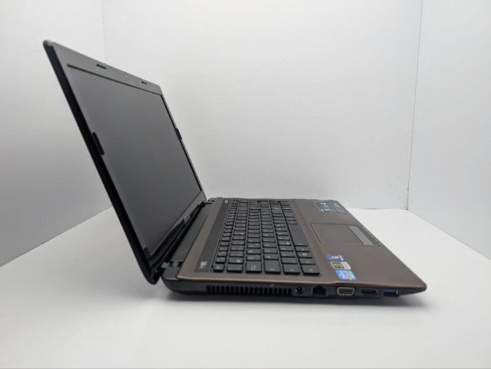 Ноутбук Asus X53S / 15.6'' (1366x768) TN / Intel Core i3-2330M (2 (4) ядра по 2.2 GHz) / 6 GB DDR3 / 320 GB HDD / nVidia GeForce GT 540M, 1 GB GDDR3, 128-bit / WebCam / DVD-ROM б/в - изображение 4