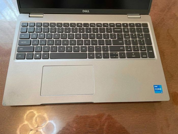 Мобільна робоча станція Dell Precision 3561 / 15,6" (1920x1080) IPS / Intel Core i7-11850H (8 (16) ядер по 2,5 - 4,8 ГГц) / 16 ГБ DDR4 / 256 ГБ SSD / nVidia Quadro T600, 4 ГБ GDDR6, 128-біт / WebCam б/в - изображение 4