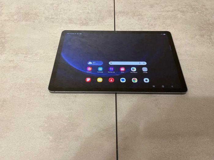 Планшет Б-клас Samsung Galaxy Tab S9 FE (SM-X518U) / 10.9" (2304x1440) TFT / Samsung Exynos 1380 (8 ядер по 2.4 GHz) / 6 GB RAM / 128 GB Memory / Mali-G68 MP5 б/в - зображення 2