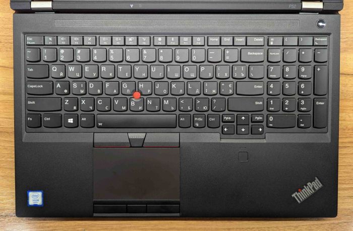 Мобільна робоча станція Б-класу Lenovo ThinkPad P52 / 15.6" (1920x1080) IPS / Intel Xeon E-2176M (6 (12) ядер по 2,7 - 4,4 ГГц) / 32 ГБ DDR4 / 512 ГБ SSD / nVidia Quadro P2000, 4 ГБ GDDR5, 128-біт / TouchID / WebCam / Windows 10 б/в - изображение 4