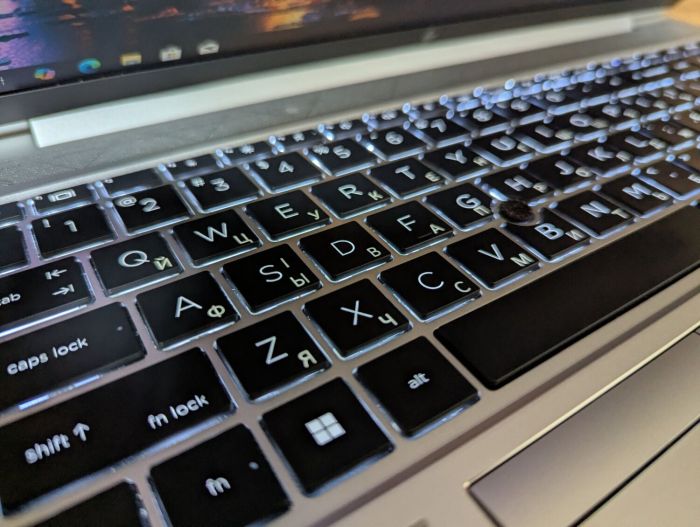 Ультрабук Б-клас HP EliteBook 850 G8 / 15.6" (1920x1080) IPS / Intel Core i7-1185G7 (4 (8) ядра по 3.0 - 4.8 GHz) / 16 GB DDR4 / 512 GB SSD / Intel Iris Xe Graphics / WebCam / TouchID / Windows 10 б/в - зображення 7