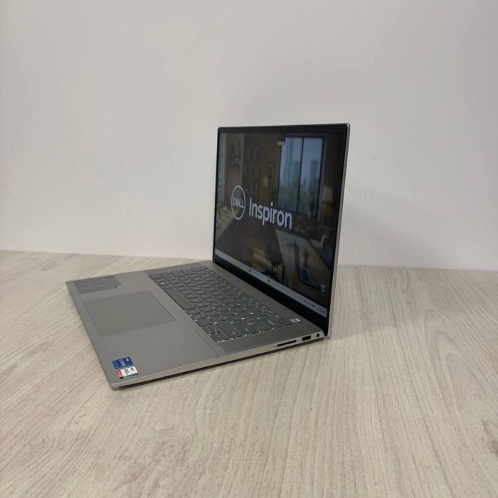 Ноутбук Б-клас Dell Inspiron 16 5620 / 16" (1920x1200) IPS / Intel Core i7-1255U (10 (12) ядер по 1.7 - 4.7 GHz) / 16 GB DDR4 / 1000 GB SSD / Intel Iris Xe Graphics / WebCam б/в - зображення 7