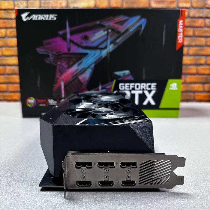Дискретна відеокарта Gigabyte GeForce RTX 3080 Ti Aorus Master 12G, 12 GB GDDR6X, 384-bit / 1x HDMI, 3x DisplayPort / Коробка / (GV-N308TAORUS M-12GD) б/в - зображення 3