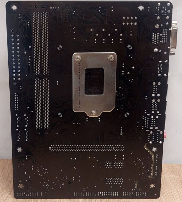 Комплект: Материнська плата Gigabyte GA-H110M-S2H / Intel Core i5-7400 (4 ядра по 3.0 - 3.5 GHz) / 16 GB DDR4 / Intel HD Graphics 630 / LGA1151 / Кулер б/в - зображення 3