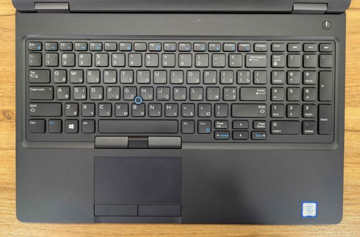 Ультрабук Dell Latitude 5590 / 15.6" (1920x1080) IPS / Intel Core i5-7300U (2 (4) ядра по 2.6 - 3.5 GHz) / 8 GB DDR4 / 256 GB SSD / Intel HD Graphics 620 / WebCam / Windows 10 б/в - зображення 3