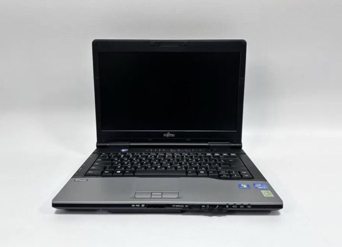 Ноутбук Fujitsu LifeBook S752 / 14" (1366x768) TN / Intel Core i3-3110M (2 (4) ядра по 2,4 ГГц) / 6 ГБ DDR3 / 500 ГБ HDD / Intel HD Graphics 4000 + гравірування клавіатури б/в - зображення 4