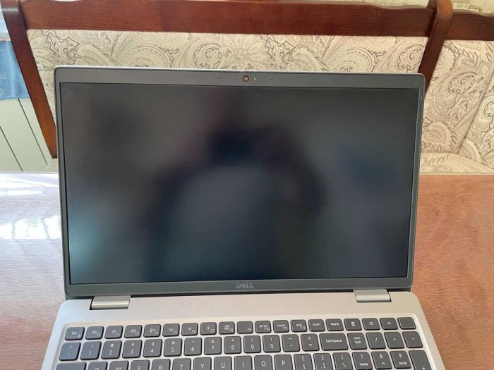 Мобільна робоча станція Dell Precision 3561 / 15,6" (1920x1080) IPS / Intel Core i7-11850H (8 (16) ядер по 2,5 - 4,8 ГГц) / 16 ГБ DDR4 / 256 ГБ SSD / nVidia Quadro T600, 4 ГБ GDDR6, 128-біт / WebCam б/в - изображение 3