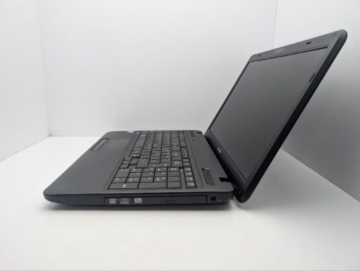 Ноутбук Toshiba Satellite C650 / 15.6" (1366x768) TN / Intel Pentium T4500 (2 (4) ядра по 2.3 GHz) / 6 GB DDR3 / 320 GB HDD / Intel HD Graphics / WebCam / DVD-ROM б/в - зображення 5