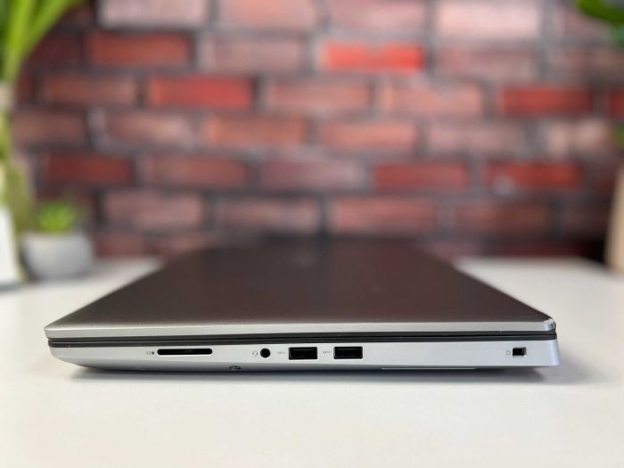 Мобільна робоча станція Dell Precision 7550 / 15,6" (1920x1080) IPS / Intel Core i9-10885H (8 (16) ядер по 2,4 - 5,3 ГГц) / 64 ГБ DDR4 / 1000 ГБ SSD M.2 / nVidia Quadro RTX 5000, 16 ГБ GDDR6, 256-біт / WebCam / Windows 10 Pro б/в - зображення 6