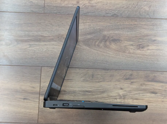 Ультрабук Dell Latitude 5480 / 14" (1920x1080) IPS / Intel Core i5-6300U (2 (4) ядра по 2.4 - 3.0 GHz) / 8 GB DDR4 / 256 GB SSD / Intel HD Graphics 520 / WebCam / HDMI / Windows 10 б/в - зображення 4