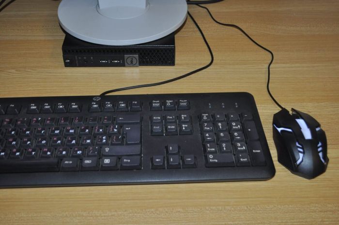 Комплект ПК: неттоп Dell OptiPlex 3040 Micro USFF / Intel Core i5-6500T (4 ядра по 2,5 - 3,1 ГГц) / 16 ГБ DDR3 / 500 ГБ SSD / Intel HD Graphics 530 / Windows 11 Pro / Блок + Монітор EIZO FlexScan EV2455 / 24" (1920x1200) IPS / Кабелі б/в - изображение 6