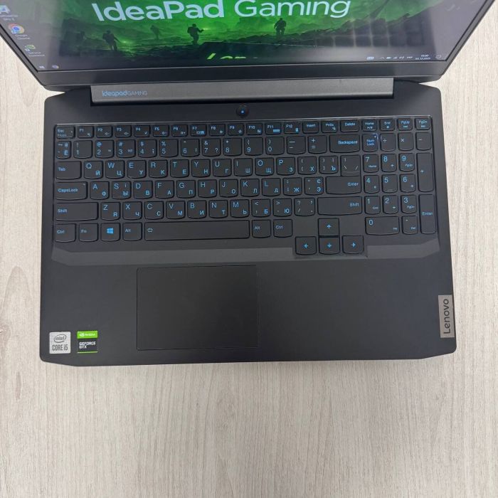 Ігровий ноутбук Б-класу Lenovo Gaming 3 15IMH05 / 15,6" (1920x1080) IPS / Intel Core i5-10300H (4 (8) ядра по 2,5 - 4,5 ГГц) / 8 ГБ DDR4 / 256 ГБ SSD / nVidia GeForce GTX 1650 TI, 4 ГБ GDDR6, 128-біт / WebCam б/в - изображение 3