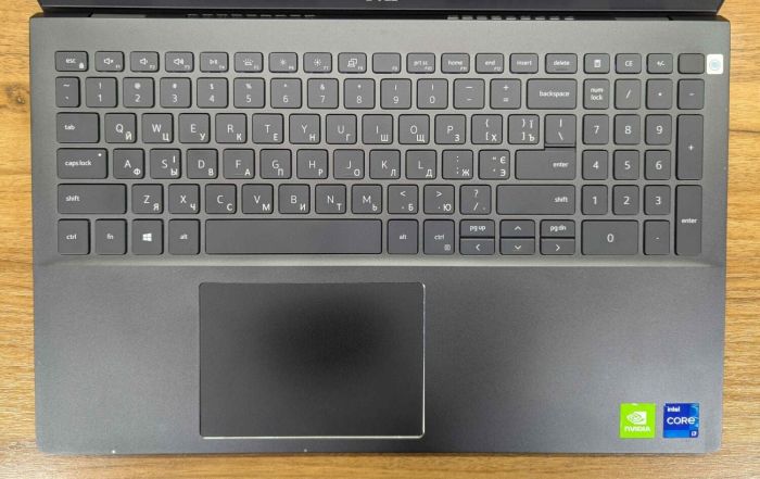 Ноутбук Б-клас Dell Vostro 5502 / 15.6" (1920x1080) IPS / Intel Core i7-1165G7 (4 (8) ядра по 2.8 - 4.7 GHz) / 16 GB DDR4 / 512 GB SSD / nVidia GeForce MX330, 2 GB GDDR5, 64-bit / WebCam / TouchID / Windows 11 б/в - изображение 3