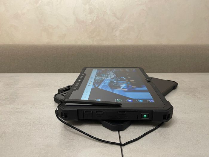 Захищений планшет Dell Latitude 7212 Rugged / 11,6'' (1920x1080) IPS / Intel Core i5-7300U (2 (4) ядра по 2,6 - 3,5 ГГц) / 8 ГБ DDR3 / 256 ГБ SSD M.2 / Intel HD Graphics 620 / WebCam / Стилус / Клавіатура б/в - зображення 6