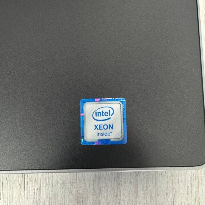 Ноутбук Б-клас Dell Precision 7740 / 17.3" (1920x1080) IPS / Intel Xeon E-2276M (6 (12) ядер по 2.8 - 4.7 GHz) / 32 GB DDR4 / 256 GB SSD / Intel UHD Graphics / WebCam б/в - зображення 8