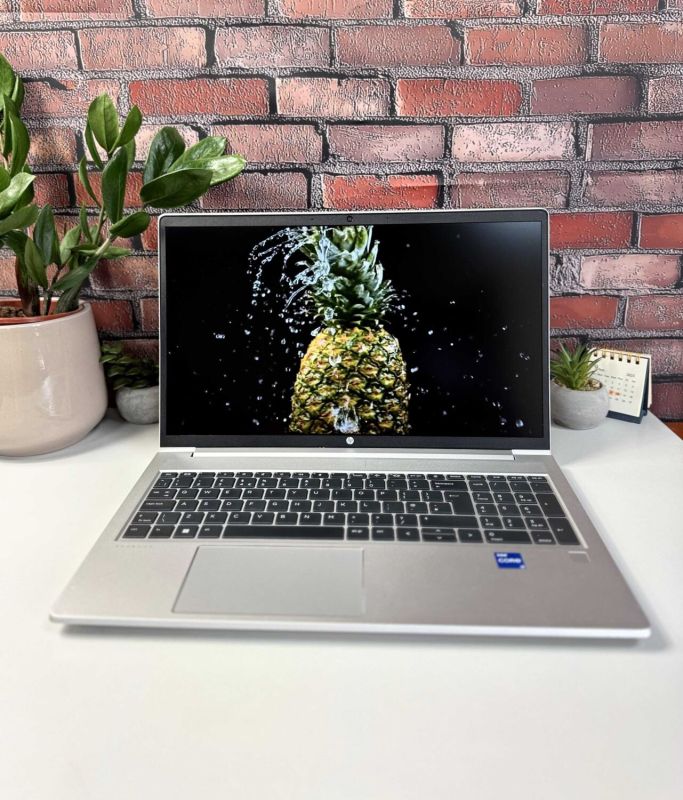 Ультрабук HP ProBook 450 G8 / 15.6" (1920x1080) IPS / Intel Core i5-1135G7 (4 (8) ядра по 4.2 GHz) / 32 GB DDR4 / 512 GB SSD / Intel Iris Xe Graphics / WebCam б/в - зображення 3