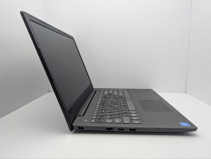 Ноутбук Lenovo V130-15IGM / 15.6" (1366x768) TN / Intel Celeron N4000 (2 ядра по 1.1 - 2.6 GHz) / 8 GB DDR4 / 120 GB SSD / Intel UHD Graphics 600 / WebCam / DVD-ROM б/в - зображення 4