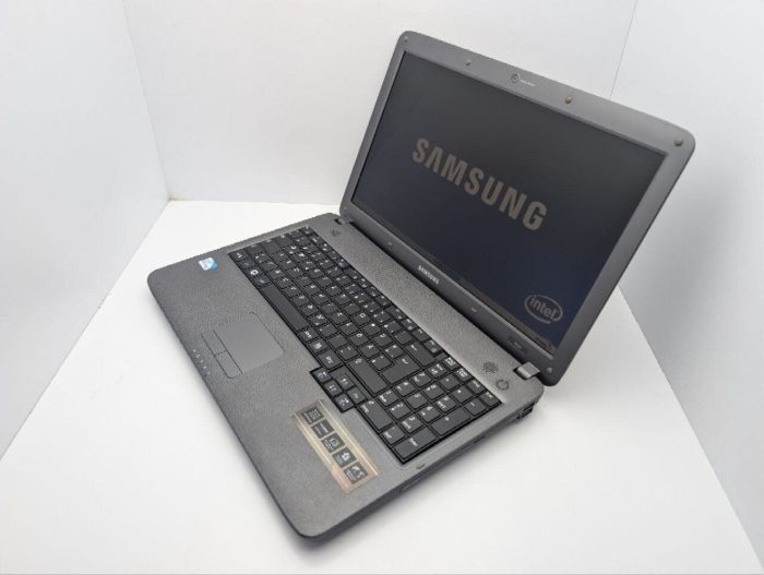 Ноутбук Samsung R528 / 15.6" (1366x768) TN / Intel Pentium T4400 (2 ядра по 2.2 GHz) / 6 GB DDR3 / 500 GB HDD / Intel Graphics / WebCam / DVD-ROM б/в - зображення 7