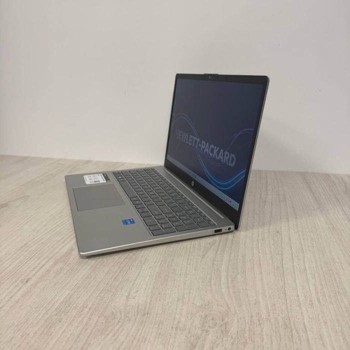 Ультрабук HP 15-fd0445nr / 15.6" (1366x768) TN / Intel Core i5-1235U (10 (12) ядер 3.3 - 4.4 GHz) / 8 GB DDR4 / 256 GB SSD / Intel Iris Xe Graphics / WebCam б/в - зображення 7