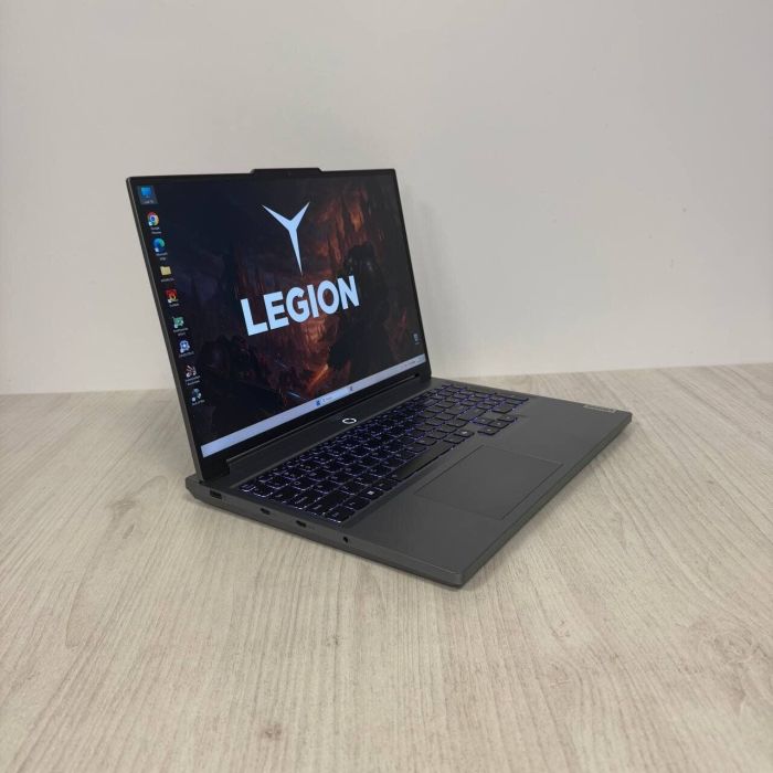 Ігровий ноутбук Б-класу Lenovo Legion 5 16IRX9 / 16" (2560x1600) IPS / Intel Core i7-14700HX (20 (28) ядер по 1,5 - 5,5 ГГц) / 16 ГБ DDR5 / 512 ГБ SSD NVMe / nVidia GeForce RTX 4070, 8 ГБ GDDR6, 128-bit / WebCam б/в - зображення 5