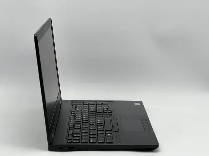 Ноутбук Dell Latitude 5590, i5-8250U, 16 GB, 240 GB, Intel UHD Graphics 620, 1920x1080, IPS [SH26061626] БУ - зображення 2