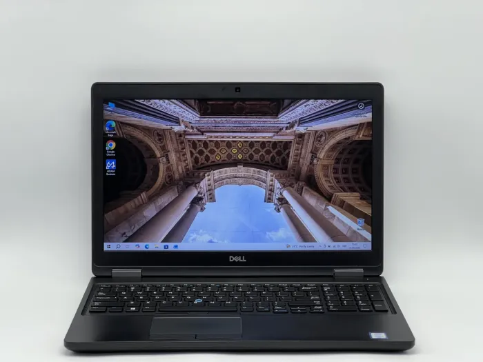 Ноутбук Dell Latitude 5590, i5-7300U, 8 GB, 120 GB, Intel HD Graphics 620, 1366x768, TN [SH26061032] БУ - изображение 1