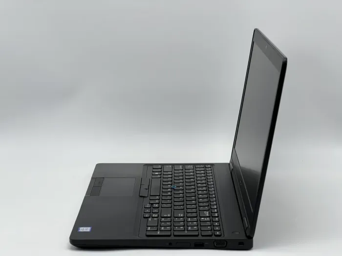 Ноутбук Dell Latitude 5590, i5-7300U, 8 GB, 120 GB, Intel HD Graphics 620, 1366x768, TN [SH2605876] БУ - зображення 3