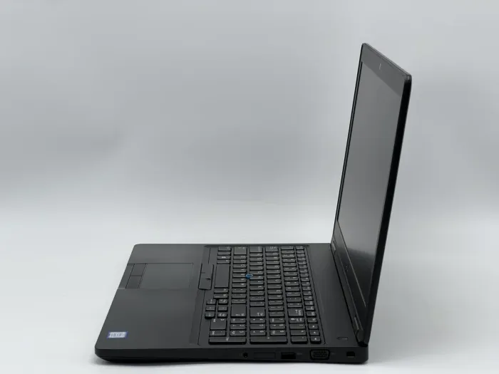 Ноутбук Dell Latitude 5590, i5-7300U, 8 GB, 120 GB, Intel HD Graphics 620, 1366x768, TN [SH26051057] БУ - зображення 3