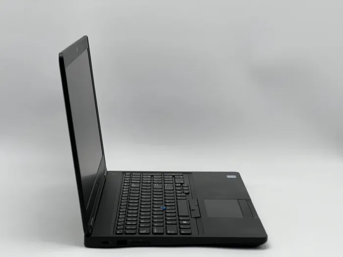 Ноутбук Dell Latitude 5590, i5-7300U, 8 GB, 120 GB, Intel HD Graphics 620, 1366x768, TN [SH2605896] БУ - зображення 2