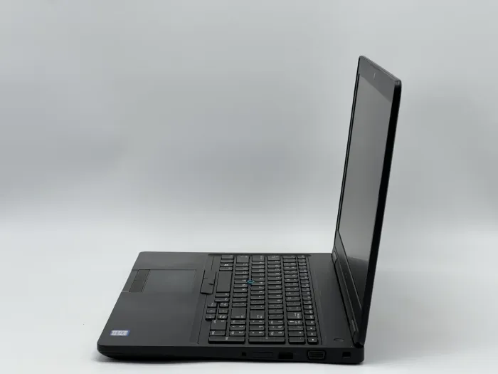 Ноутбук Dell Latitude 5590, i5-7300U, 8 GB, 120 GB, Intel HD Graphics 620, 1366x768, TN [SH26051056] БУ - зображення 3
