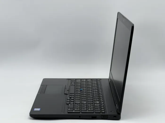 Ноутбук Dell Latitude 5590, i5-7300U, 8 GB, 120 GB, Intel HD Graphics 620, 1366x768, TN [SH2606964] БУ - зображення 3