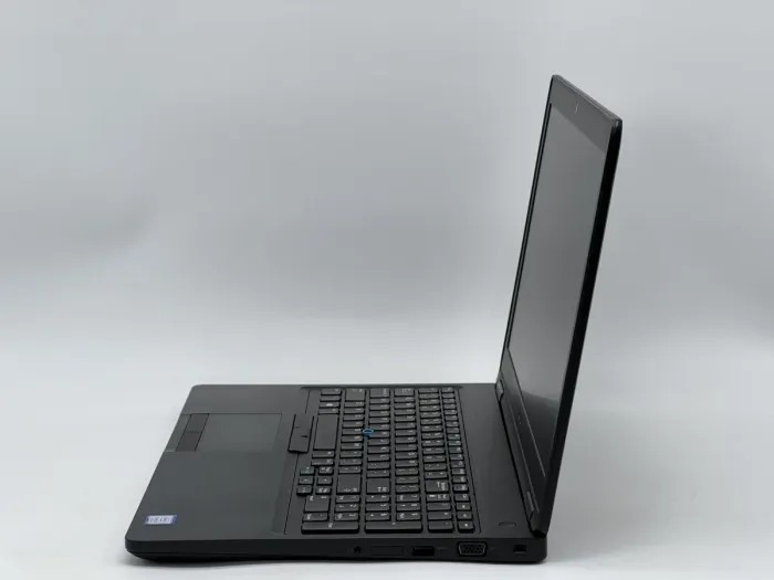 Ноутбук Dell Latitude 5590, i5-7300U, 8 GB, 120 GB, Intel HD Graphics 620, 1366x768, TN [SH26061008] БУ - зображення 3