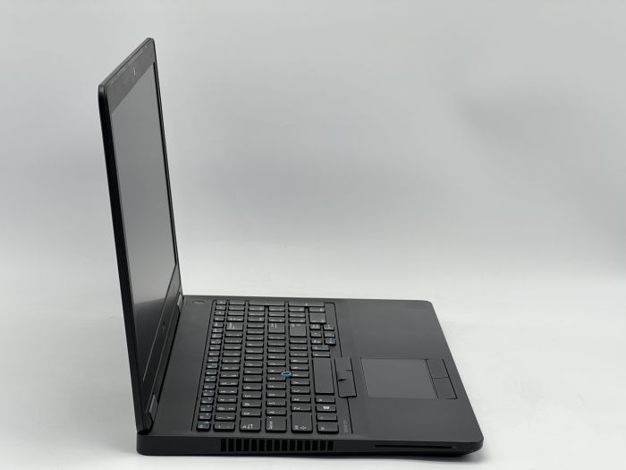 Ноутбук Dell Latitude E5570, i5-6300U, 8 GB, 240 GB, Intel HD Graphics 520, 1366x768, TN [SH2607316] БУ - изображение 2