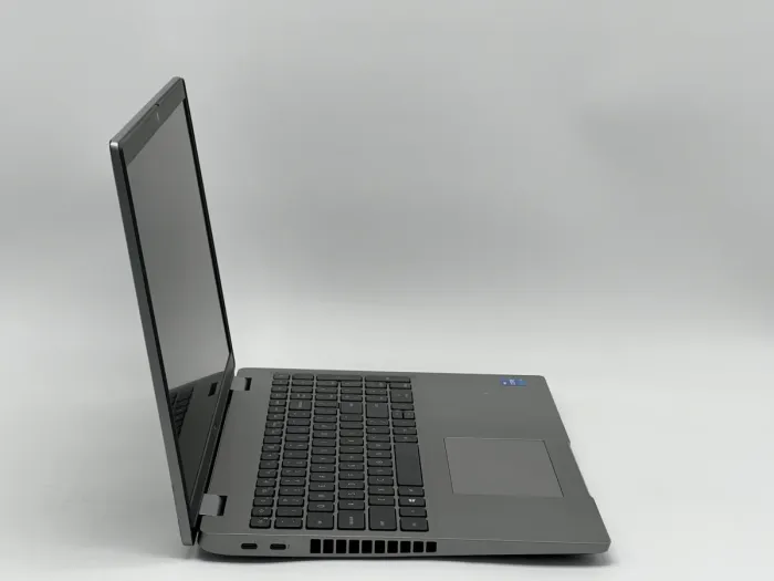 Ноутбук Dell Latitude 5520, i5-1135G7, 16 GB, 240 GB, Intel Iris Xe Graphics, 1920x1080, IPS [SH25121526] БУ - зображення 2