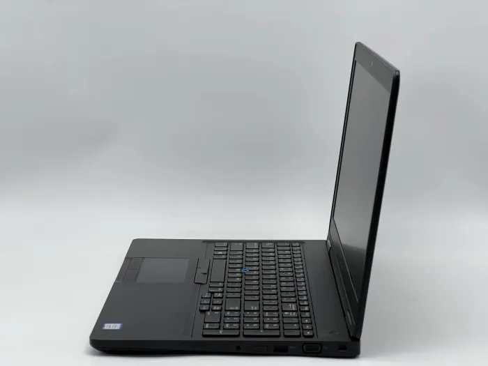 Ноутбук Dell Latitude 5590, i5-7300U, 8 GB, 120 GB, Intel HD Graphics 620, 1366x768, TN [SH2605886] БУ - зображення 3