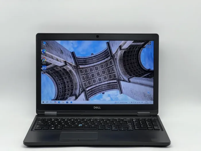 Ноутбук Dell Latitude 5590, i5-7300U, 8 GB, 120 GB, Intel HD Graphics 620, 1366x768, TN [SH26061038] БУ - изображение 1