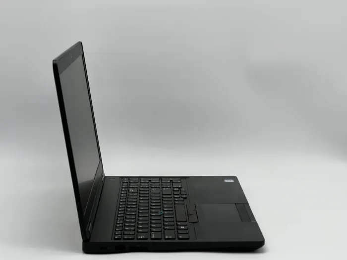 Ноутбук Dell Latitude 5590, i5-7300U, 8 GB, 120 GB, Intel HD Graphics 620, 1366x768, TN [SH2605897] БУ - зображення 2