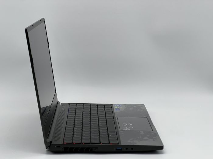 Ноутбук CyberPowerPC Tracer V Edge I15E, i7-11800H, 32 GB, 960 GB, NVIDIA GeForce RTX 3080, 2560x1440, IPS [SH2603366] БУ - изображение 2