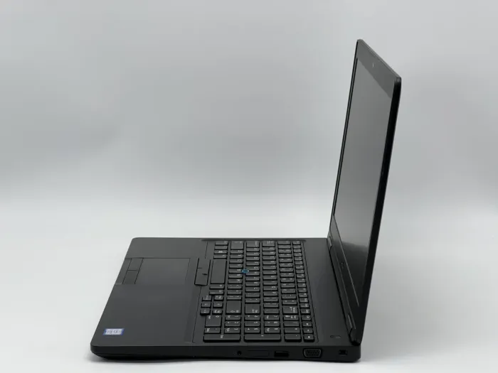 Ноутбук Dell Latitude 5590, i5-7300U, 8 GB, 120 GB, Intel HD Graphics 620, 1366x768, TN [SH26051039] БУ - зображення 3