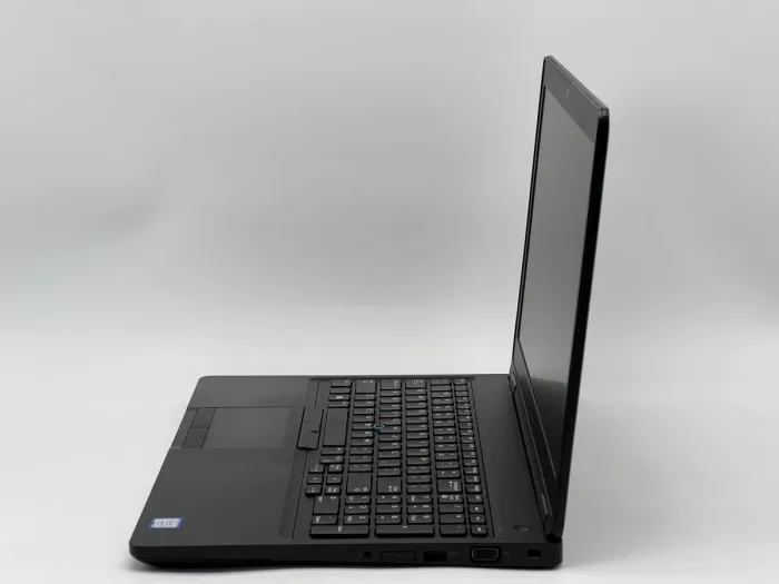 Ноутбук Dell Latitude 5590, i5-7300U, 8 GB, 120 GB, Intel HD Graphics 620, 1366x768, TN [SH26061404] БУ - зображення 3