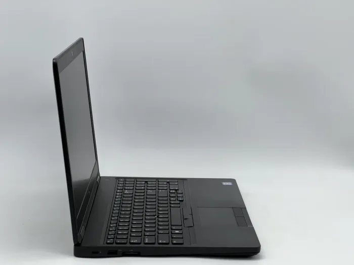 Ноутбук Dell Latitude 5590, i5-7300U, 8 GB, 120 GB, Intel HD Graphics 620, 1366x768, TN [SH2605909] БУ - зображення 2