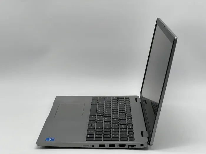 Ноутбук Dell Latitude 5520, i5-1135G7, 16 GB, 240 GB, Iris Xe Graphics, 1366x768, TN [SH25121513] БУ - зображення 3