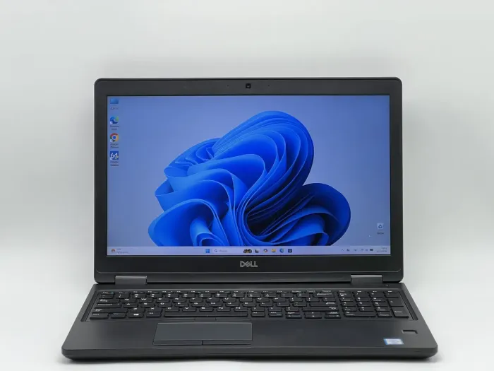 Ноутбук Dell Latitude 5590, i7-8650U, 8 GB, 240 GB, Intel UHD 620, 1920x1080, IPS [SH2602082] БУ - зображення 1