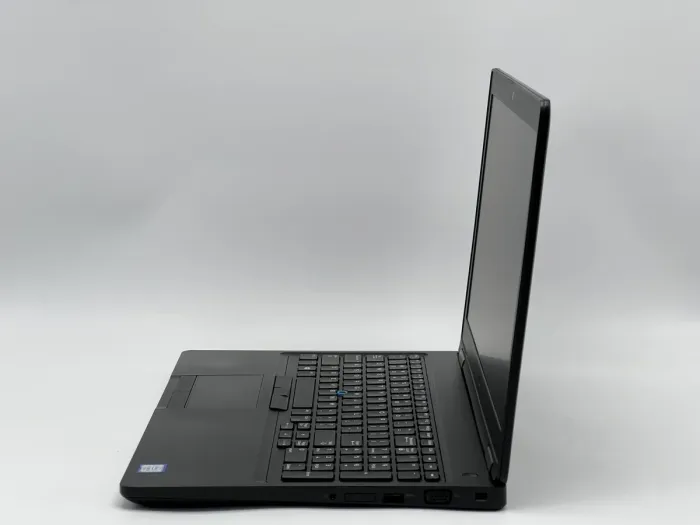 Ноутбук Dell Latitude 5590, i5-7300U, 8 GB, 120 GB, Intel HD Graphics 620, 1366x768, TN [SH2605887] БУ - зображення 3
